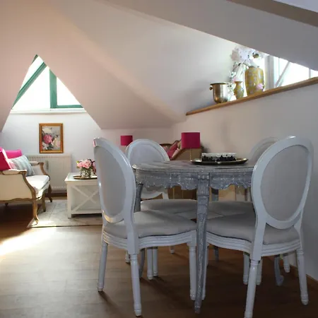 Pansiyon Hideaway Palais Auersperg